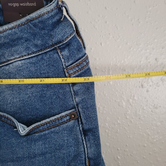 Ava & Viv Women's Mid Rise Midi Jeans Shorts - Picture 5 of 6